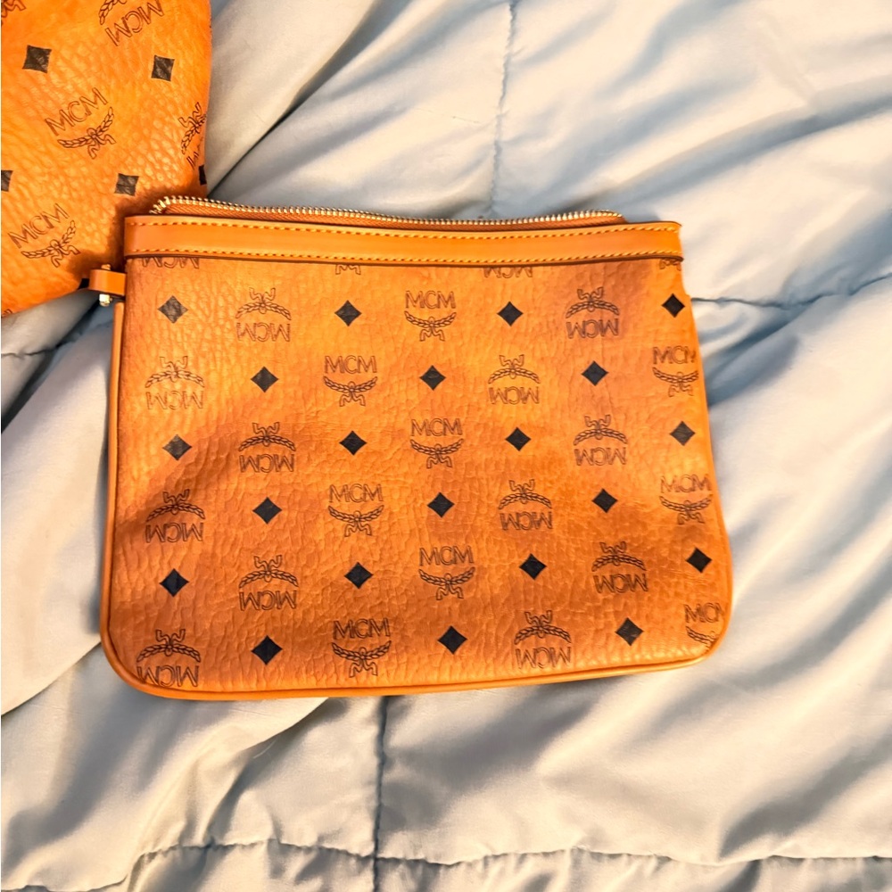 MCM Cognac Visetos Tote Bag - Picture 3 of 5
